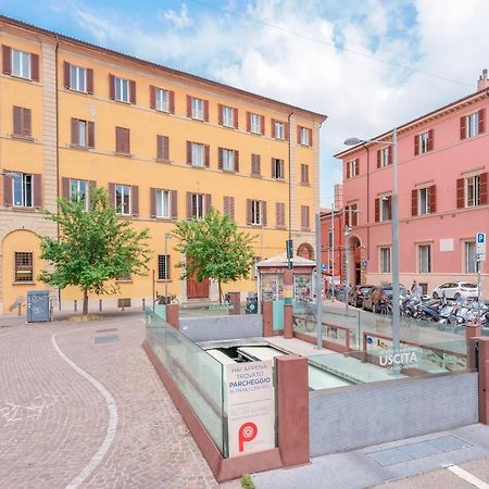 Attico Di Via D'Azeglio Bed & Breakfast Bologna Bagian luar foto