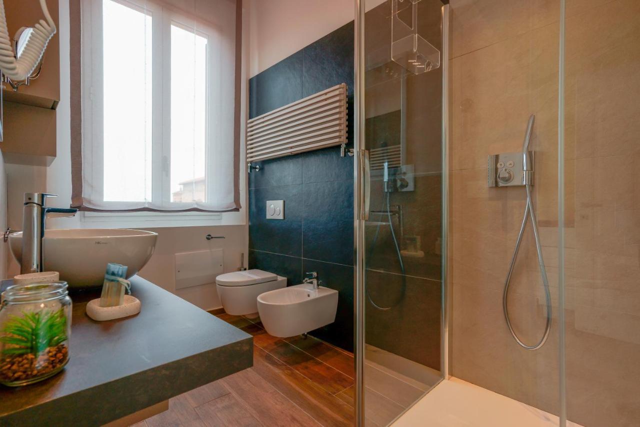 Attico Di Via D'Azeglio Bed & Breakfast Bologna Bagian luar foto