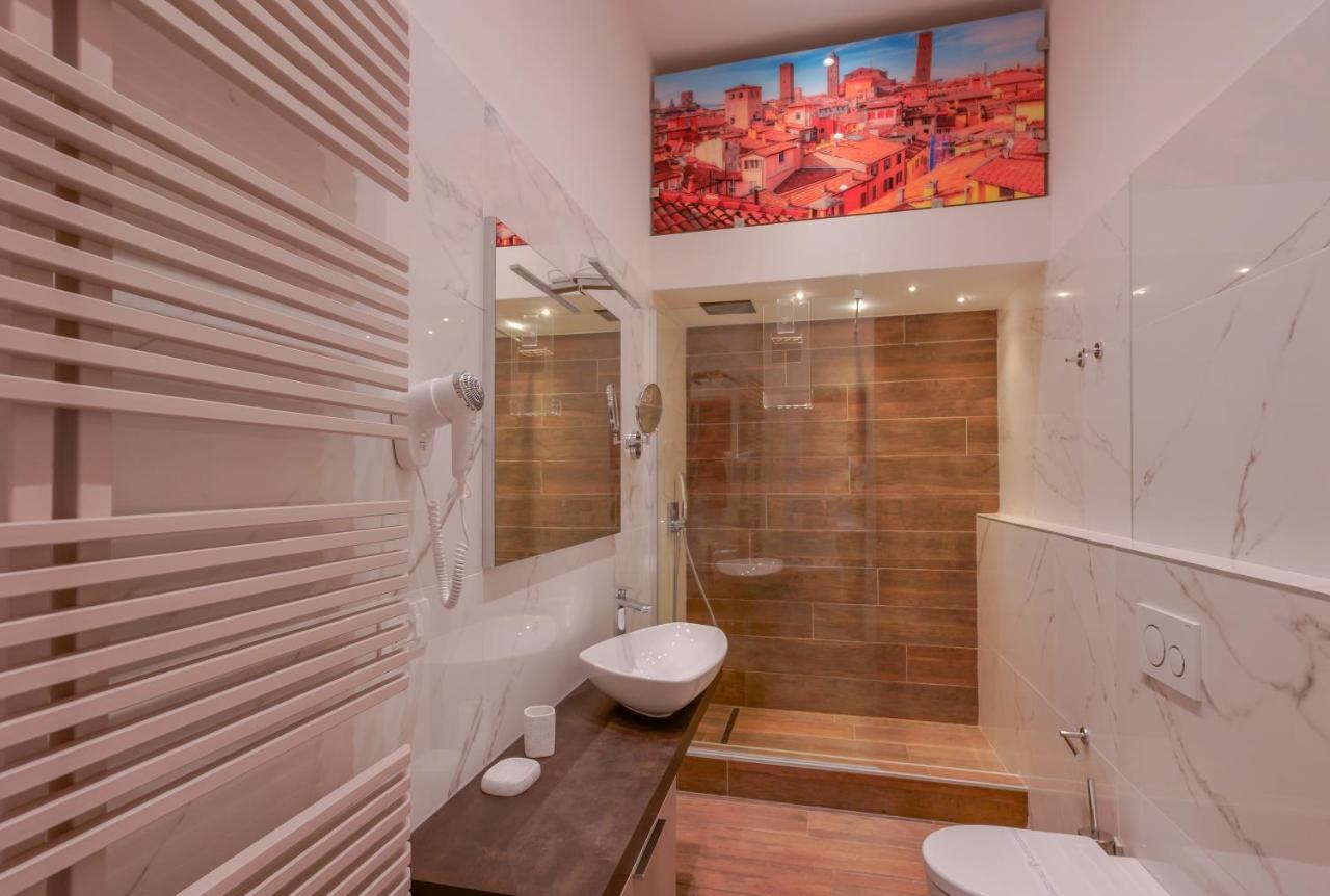 Attico Di Via D'Azeglio Bed & Breakfast Bologna Bagian luar foto