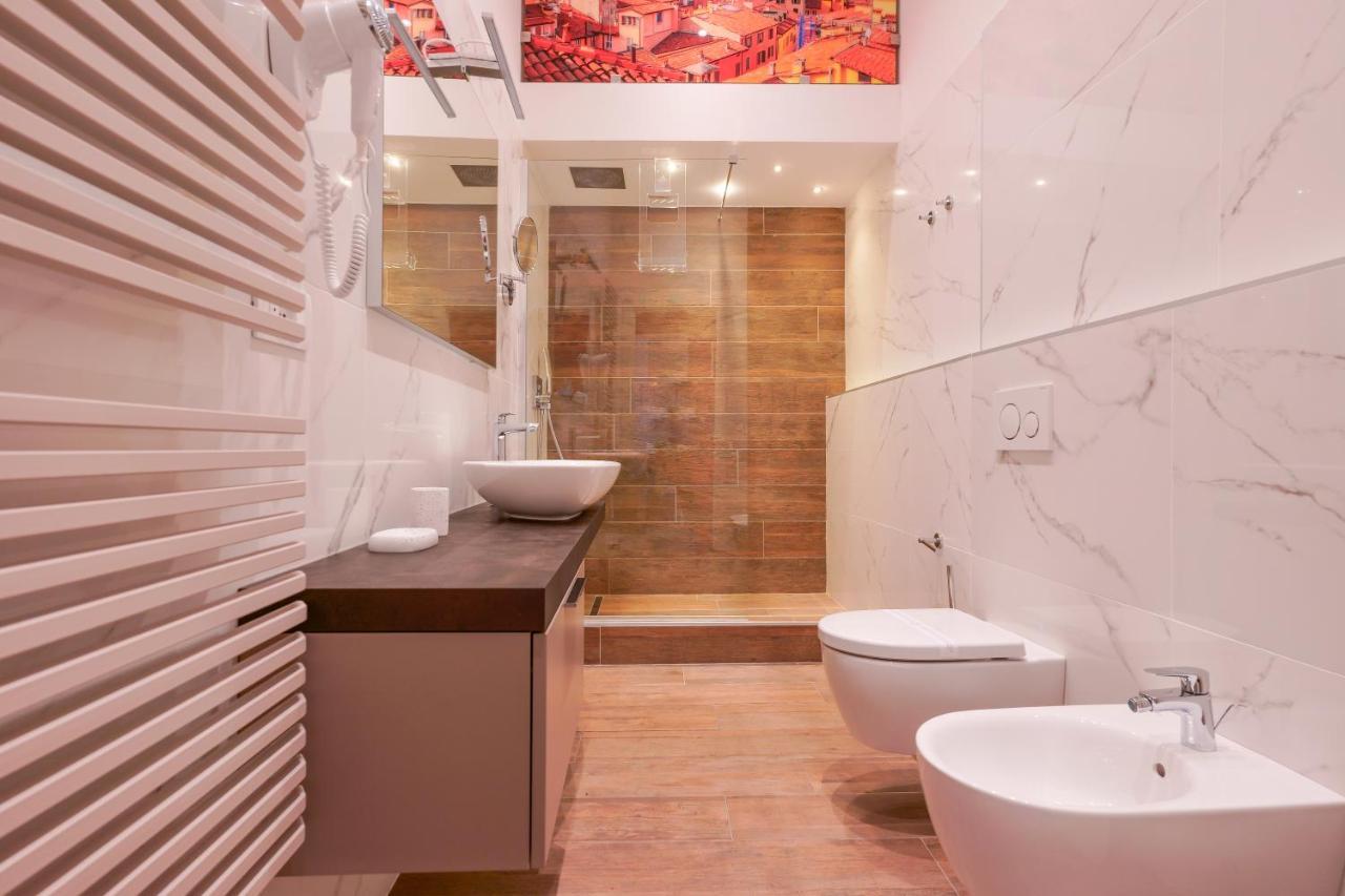 Attico Di Via D'Azeglio Bed & Breakfast Bologna Bagian luar foto