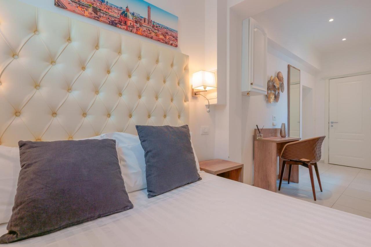 Attico Di Via D'Azeglio Bed & Breakfast Bologna Bagian luar foto