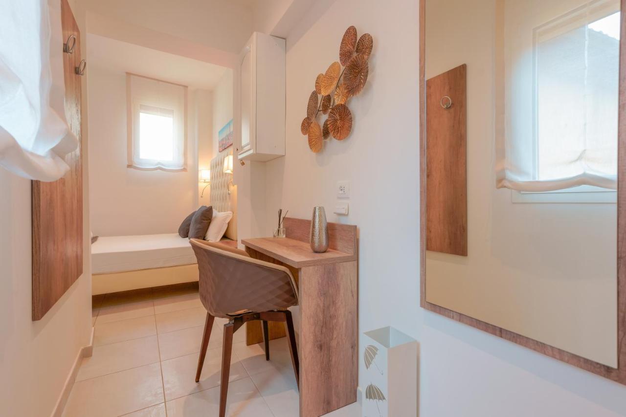 Attico Di Via D'Azeglio Bed & Breakfast Bologna Bagian luar foto