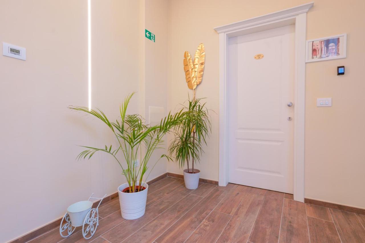 Attico Di Via D'Azeglio Bed & Breakfast Bologna Bagian luar foto