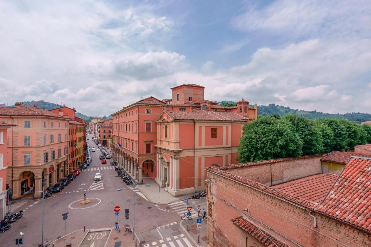 Attico Di Via D'Azeglio Bed & Breakfast Bologna Bagian luar foto