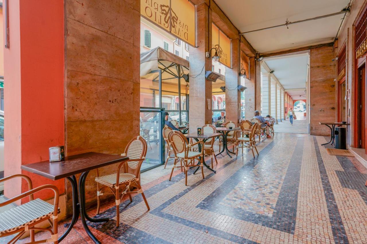 Attico Di Via D'Azeglio Bed & Breakfast Bologna Bagian luar foto