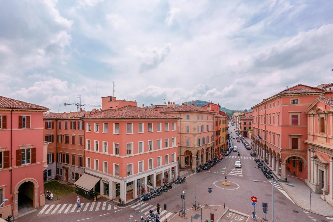 Attico Di Via D'Azeglio Bed & Breakfast Bologna Bagian luar foto