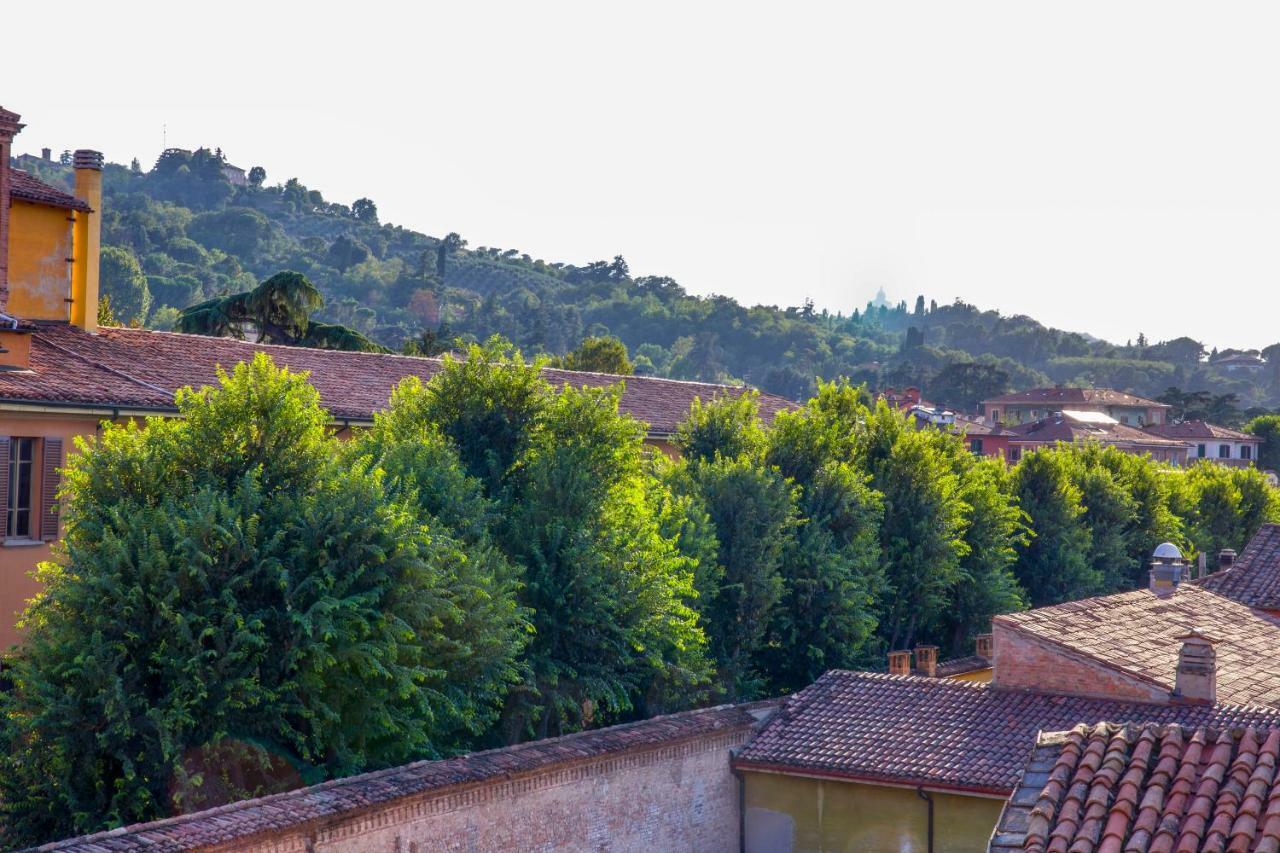 Attico Di Via D'Azeglio Bed & Breakfast Bologna Bagian luar foto